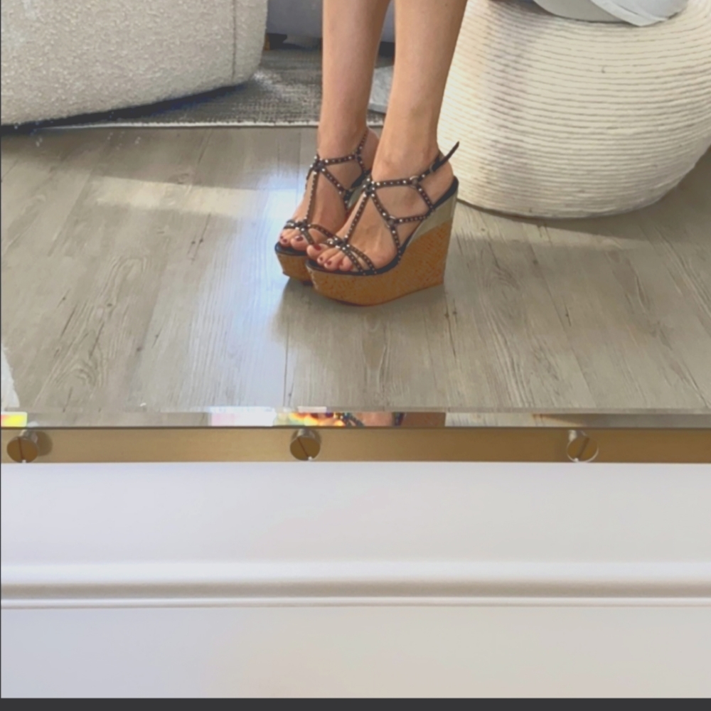 Alice + Olivia black wedges 🌟SOLD🌟